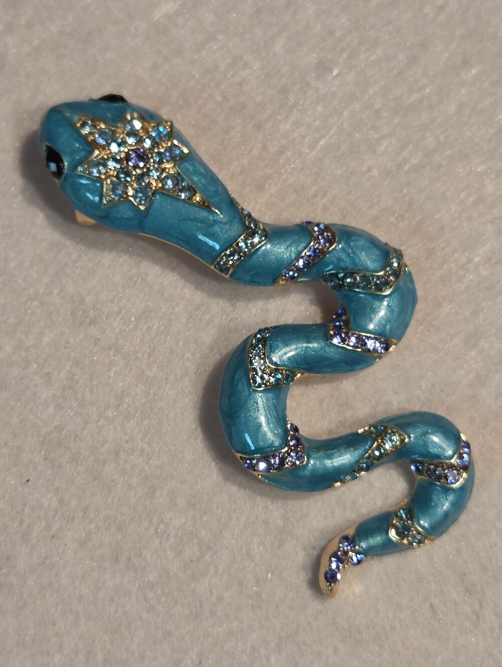 New Vintage-style Shimmery Serpentine Turquoise Crystal Enamel Snake Brooch